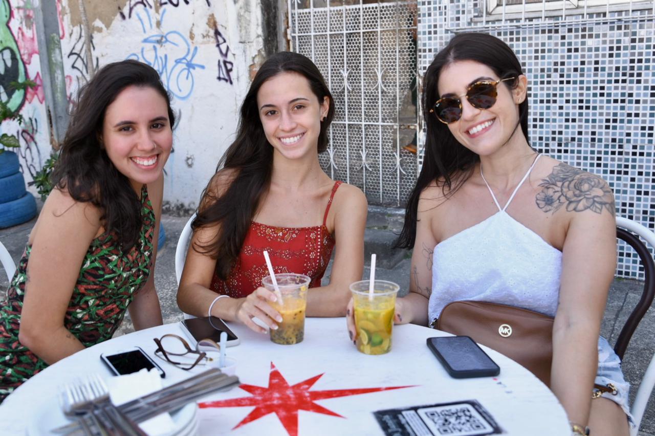 Maria Victoria Freitas, Ilka Peltier e Daniela Caldas       